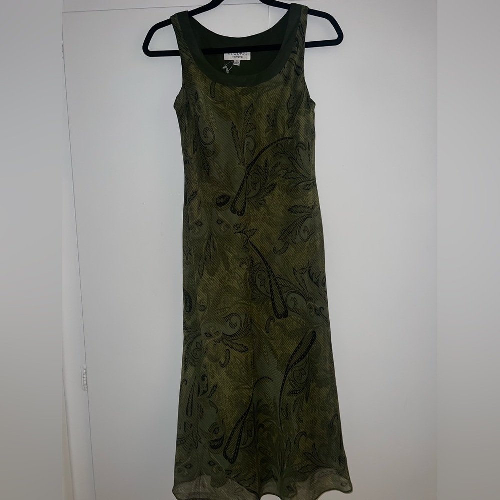 Green Sleeveless Scoop Neck Sheath Maxi Dress